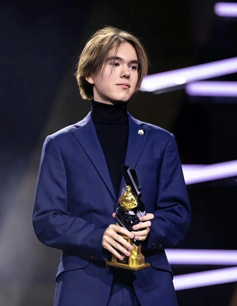 狼队、Hero争夺S组榜首，ES能否复仇WE？