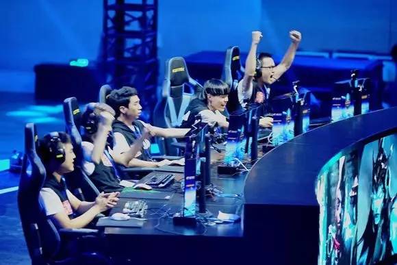 T.c — Passion UA 的新教练；