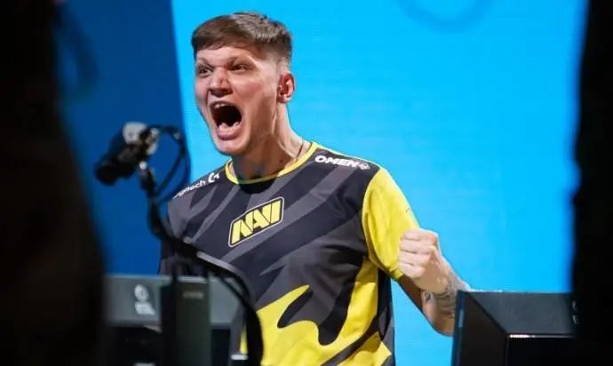 FPX祝贺Lwx2000杀：穿杨百步枪林箭，弓开秋月分明